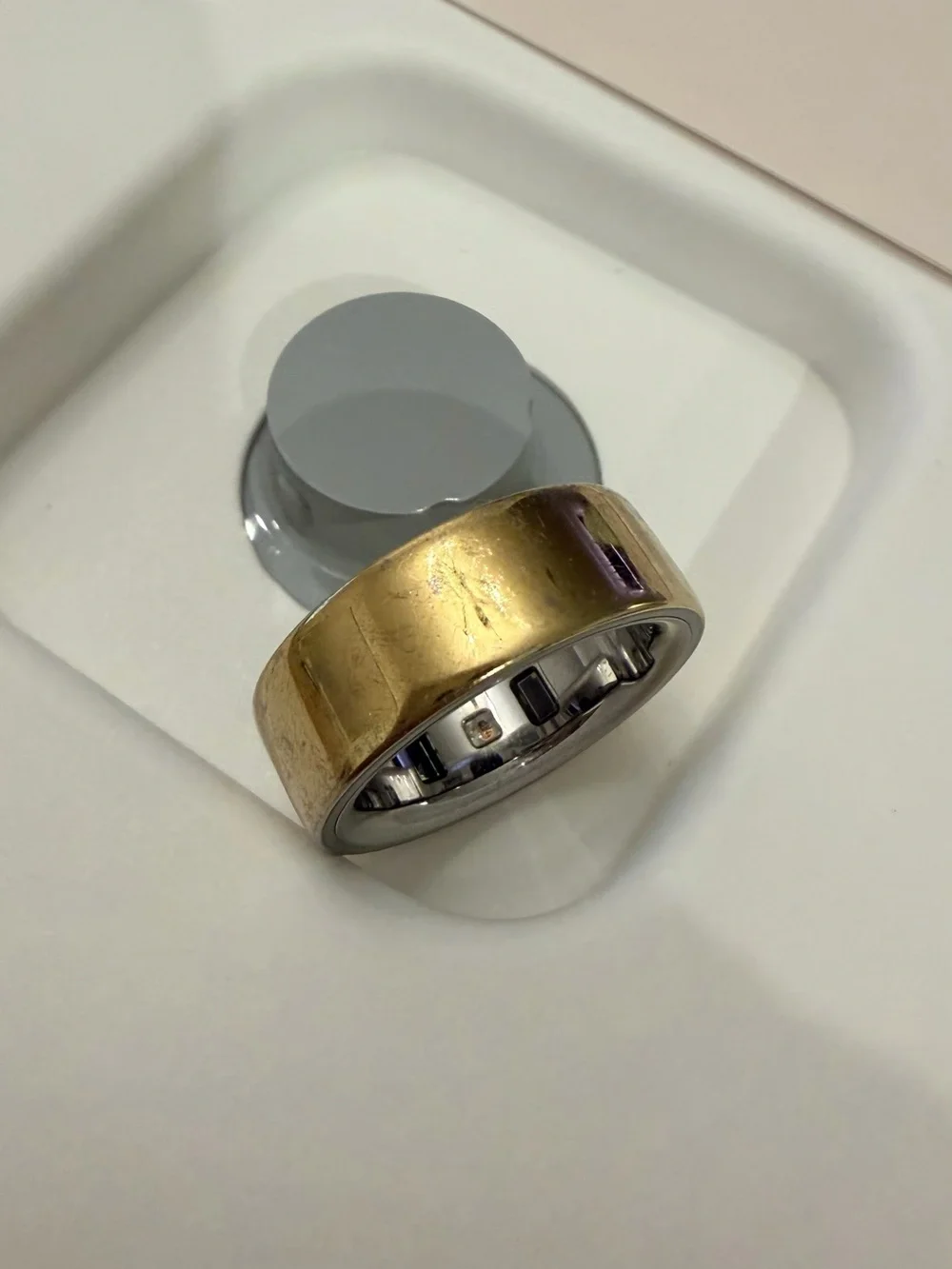 Oura Ring 4 Gold Size 8